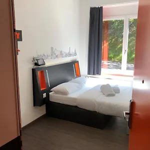 Easyhotel West Zurigo